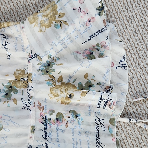 Soft And Flowy Short Sleeve Top, Small - Picture 6 of 6